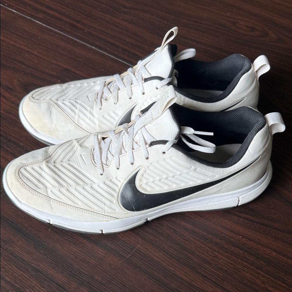 Nike Men's White and Black Sneakers